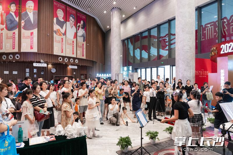 开幕式人气爆棚。