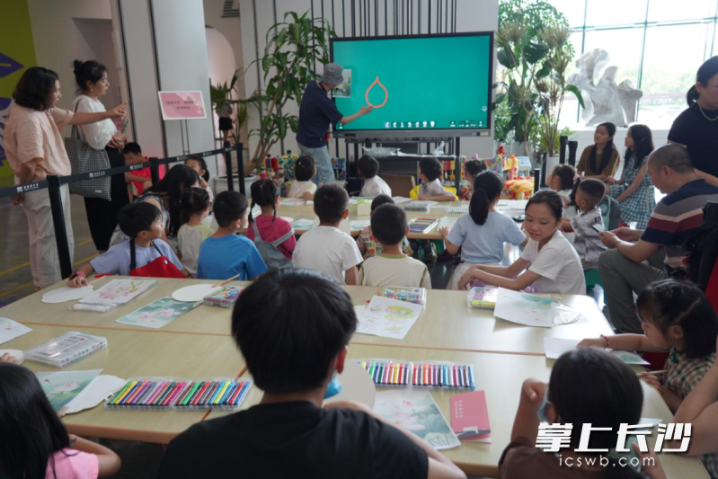 老师授课现场。 老师授课现场。