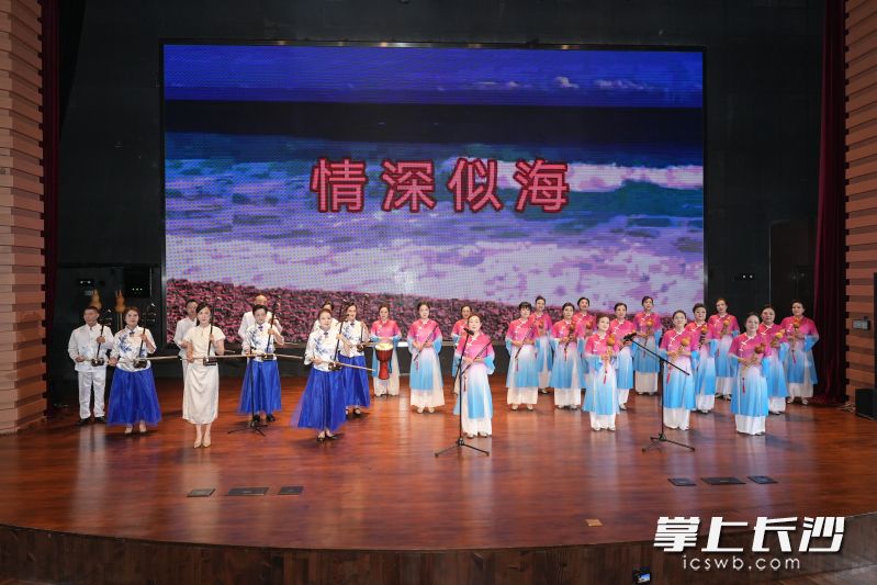 团队表演。