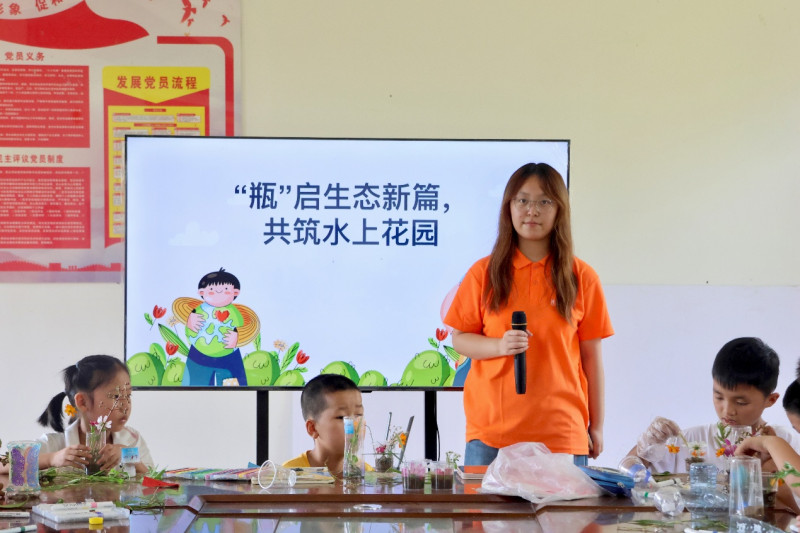 活动主讲人真正进行讲解。均为受访者供图