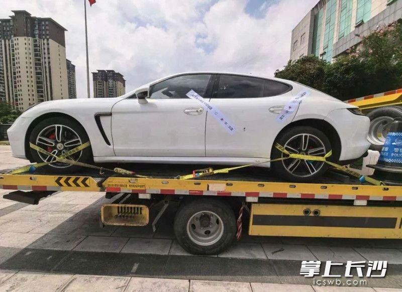 法院扣押车辆。 开福区法院供图