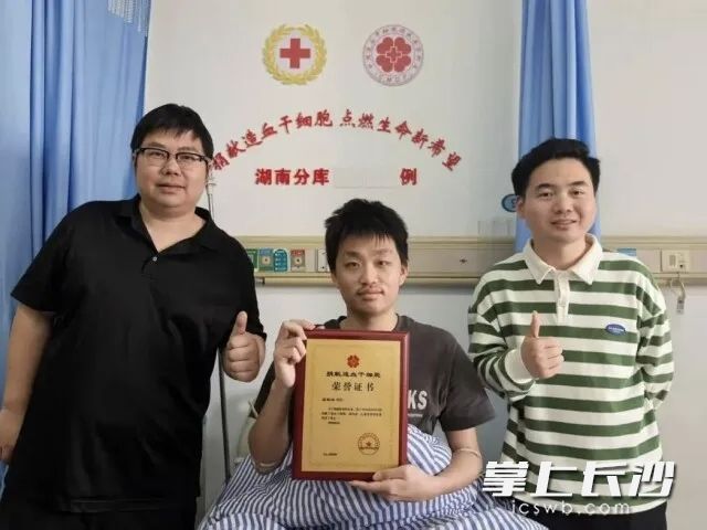 2个月前，陈升的室友吴炬（化名）也为陌生患儿捐献了造血干细胞。