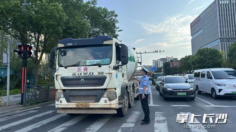 本次将重点整治货车闯禁违法行为。