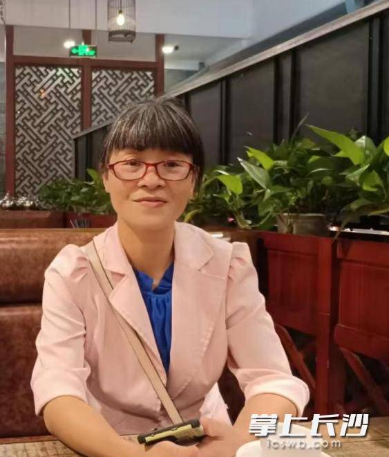 刘常宁老师一直扎根于乡村教学，深得学生们的喜爱。均为长沙晚报通讯员 杨丽红 潘爱华 供图