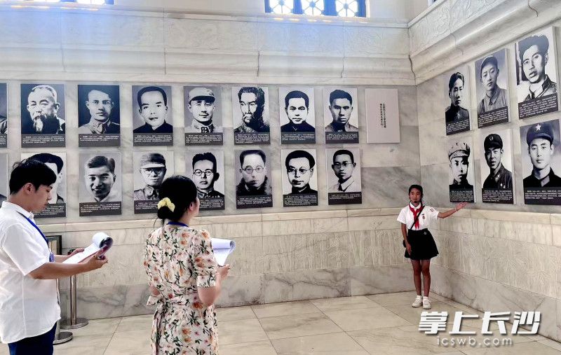 小学员在接受考核。 均为通讯员供图