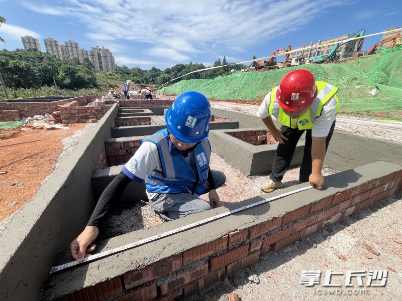 施工现场。 长沙晚报全媒体记者 周游 通讯员 高兴 摄