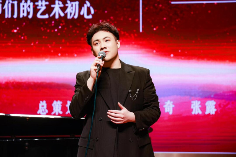 男声独唱。均为长沙晚报通讯员 胡应国 供图