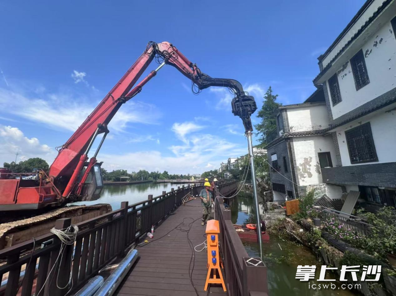 顺风路片区截污治污工程施工现场。 均为通讯员供图 顺风路片区截污治污工程施工现场。 均为通讯员供图