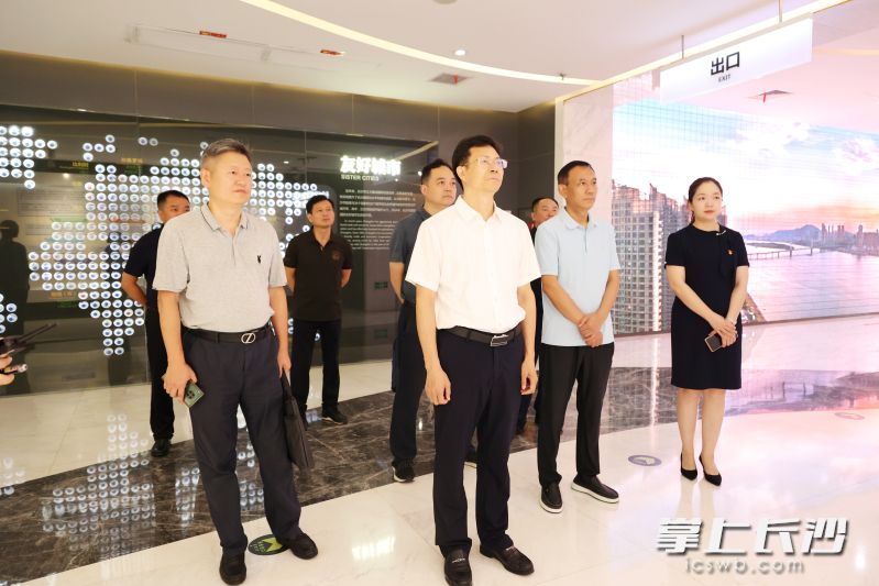 市政协环资、致公界别委员工作室调研参观长沙规划展示馆并召开学习座谈会。长沙市政协供图