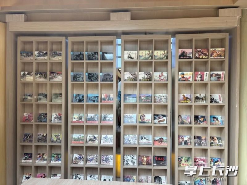 本次展出的抗战题材连环画有100多册。均为通讯员供图