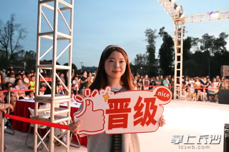 晋级选手胡斯锐。桥驿镇政府 供图