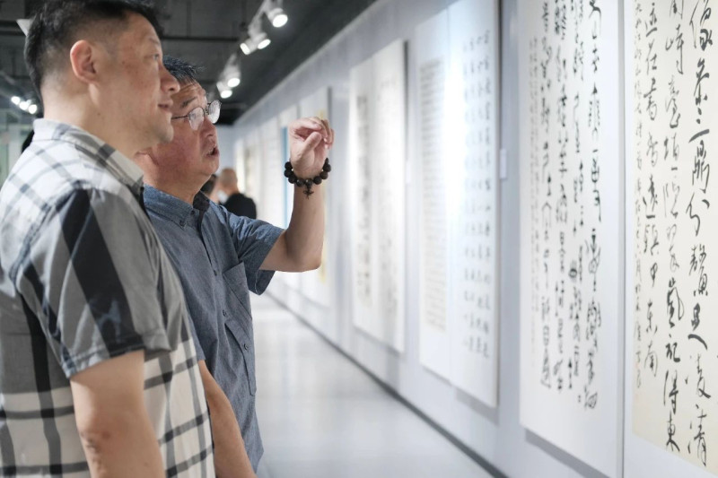 市民观展中。 市民观展中。