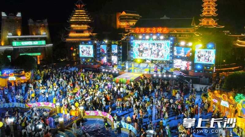 除了乐水消暑，还能收获更多惊喜与欢乐。