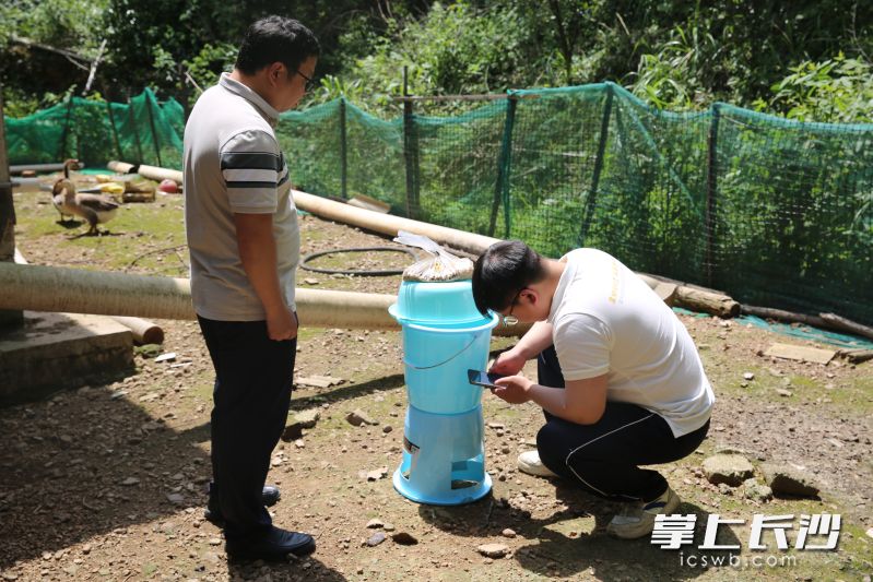 做好的产品到农家反复实践使用。