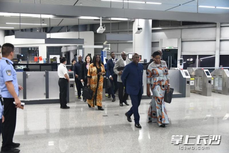 2025年湖南口岸出入境人数已突破100万。 长沙晚报通讯员 李平 余洋 供图