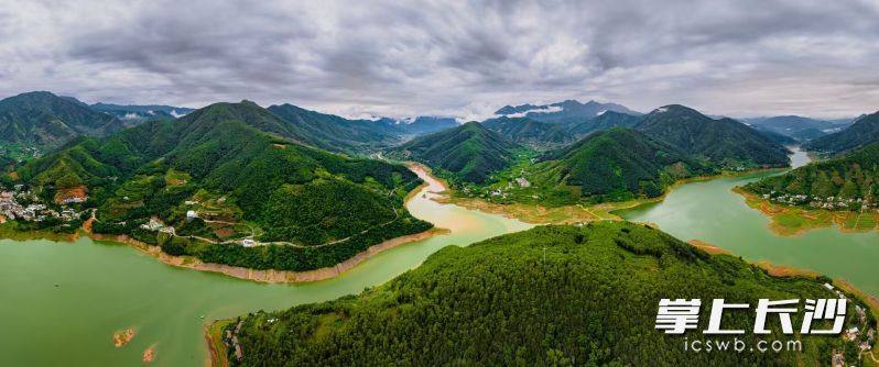 二滩库区水域四通八达。 攀枝花市融媒体中心见习记者 杨晶尧 摄
