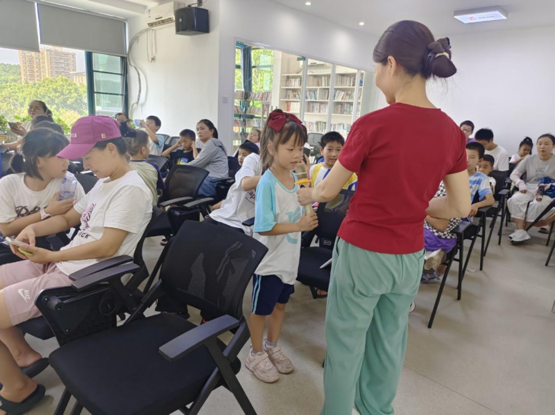 龙庭社区开设“保护我们的身体”性教育公益课堂。通讯员供图