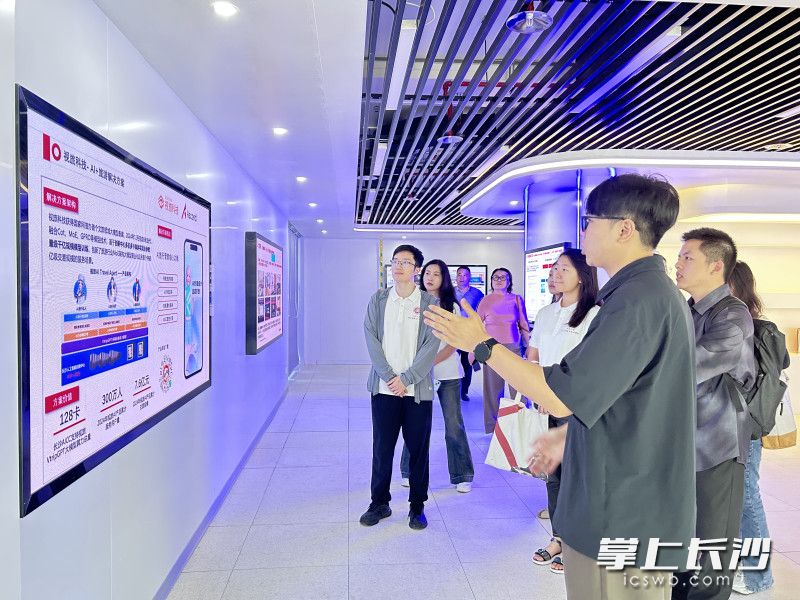 24日至28日，北京大学创新创业学院来长开展重点产业调研。 均为市委组织部供图