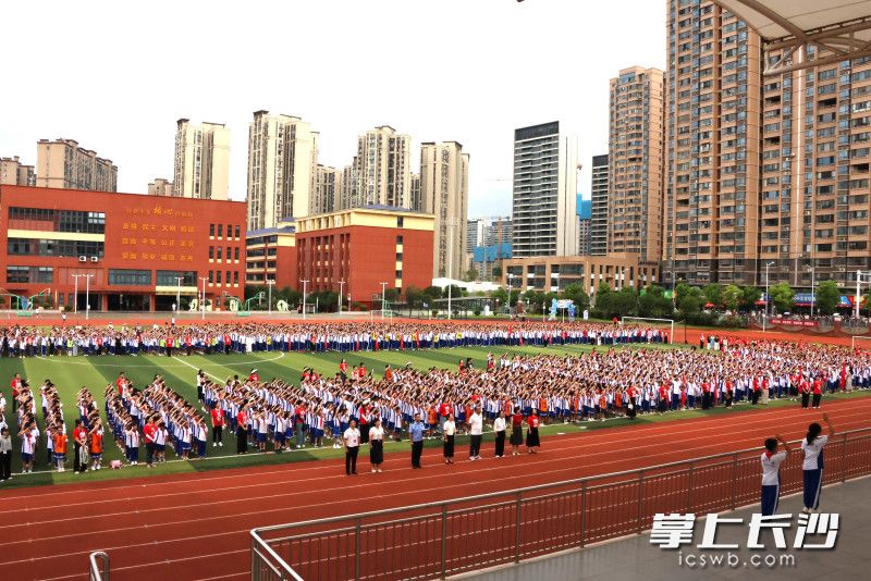 争当新时代好少年。