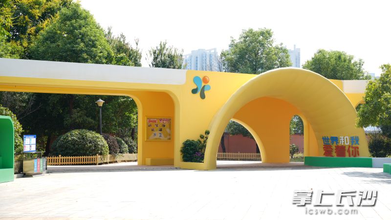 辰希学校校园处处体现着对特需孩子的关爱。