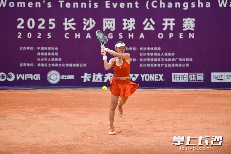 中国“金花”韦思佳在比赛中。 中国“金花”韦思佳在比赛中。