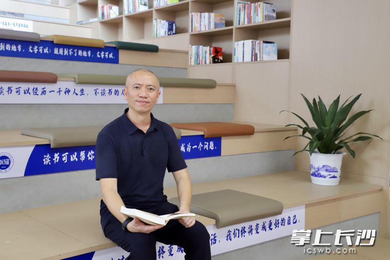 黄毅。 均为受访者供图