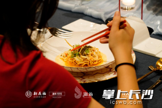 主菜轮番惊艳，引得满堂赞誉不断。
