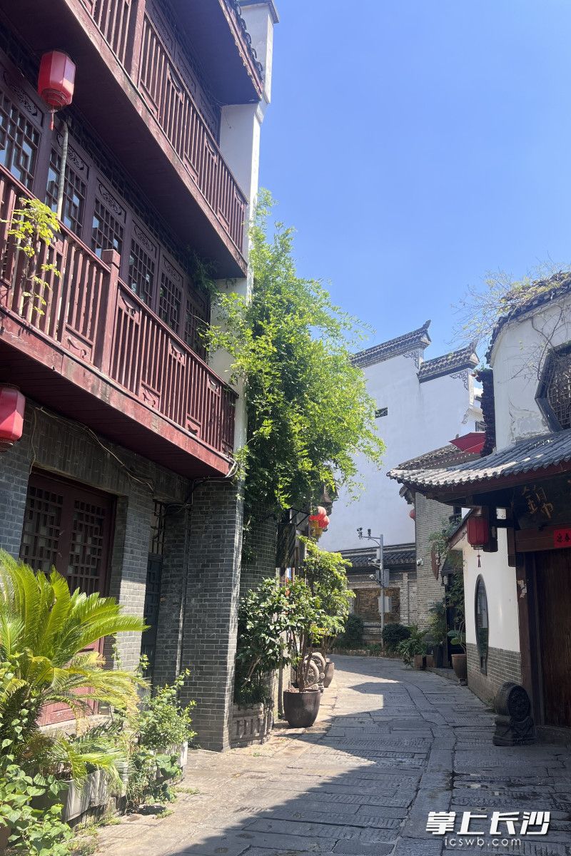 白果园休闲街区。均为长沙晚报全媒体记者 刘俊 摄