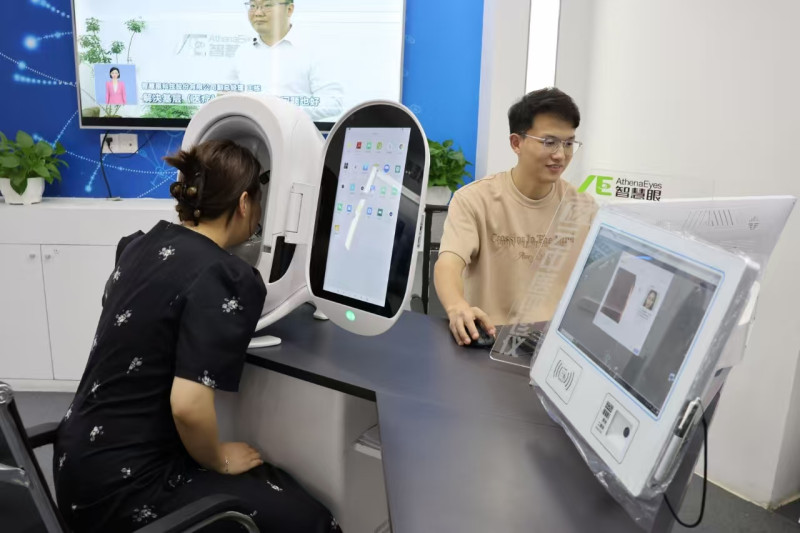AI中医可3分钟生成诊疗报告，准确率超90%，已惠及湘赣渝等多地基层医院。