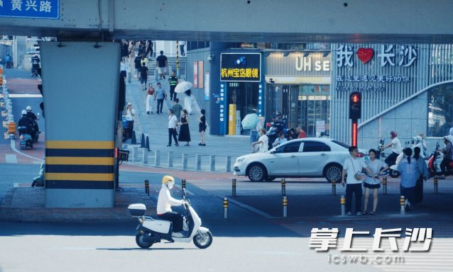 接下来气温有所变化,市民朋友要根据天气变化适时调整衣被。 接下来气温有所变化,市民朋友要根据天气变化适时调整衣被。