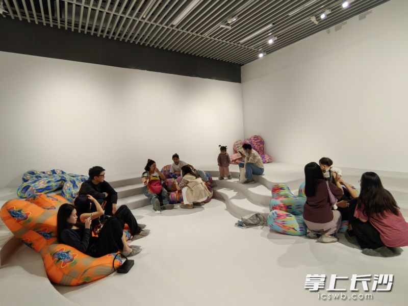 《生姜娃娃》空间。 长沙晚报全媒体记者 肖舞 摄 《生姜娃娃》空间。 长沙晚报全媒体记者 肖舞 摄