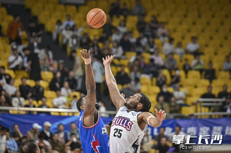 总决赛G4现场。 均为长沙晚报全媒体记者邹麟、余劭劼摄