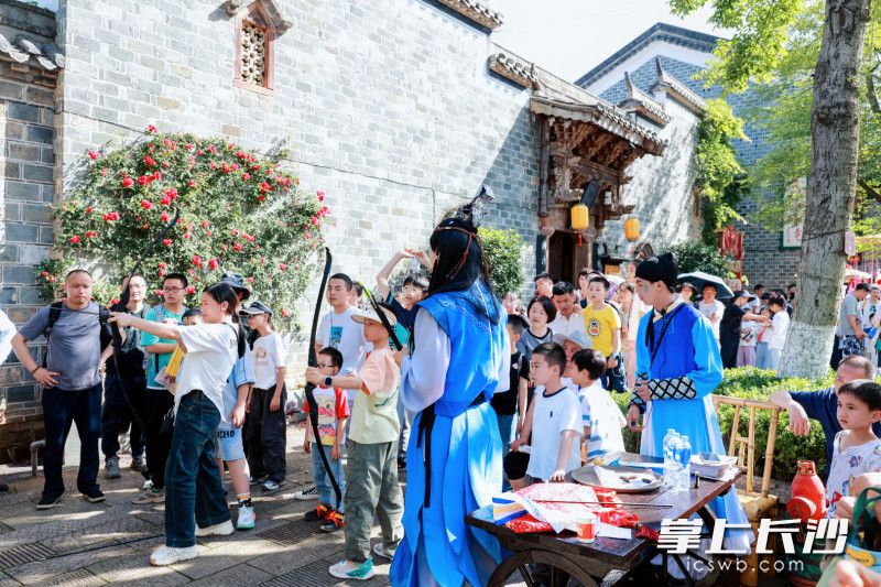 白天有看头。