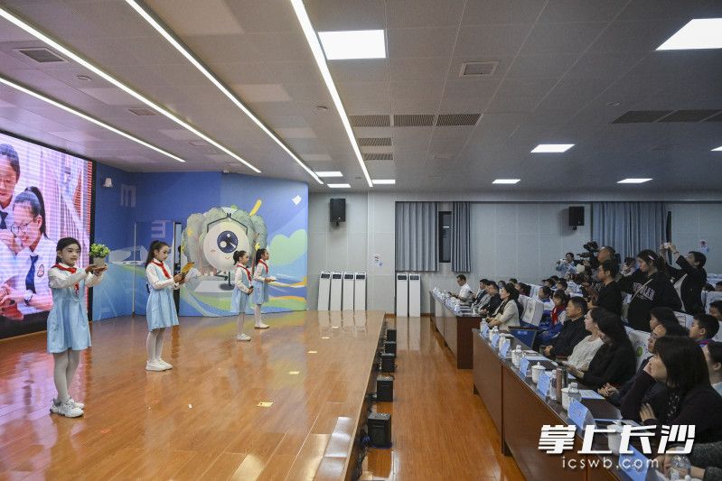 9月25日，全国科普月期间，由长沙市自然资源和规划局、长沙市科学技术协会共同共同主办，长沙规划展示馆承办的第四届“发现星城”青少年探索计划启动式在清水塘第三小学隆重举行。 均为长沙晚报全媒体记者余劭劼摄