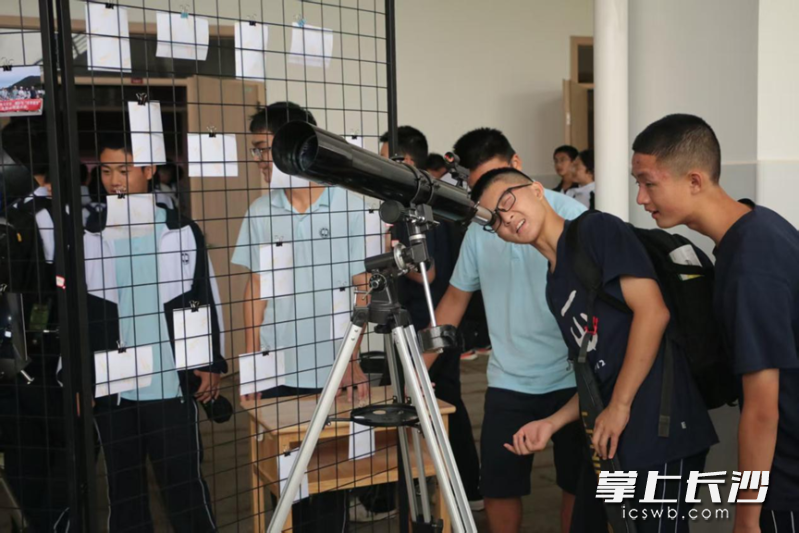 长沙市一中科学城校区天文社、长跑社、湘苑文学社、模拟联合国社、军事社等社团活动精彩纷呈。