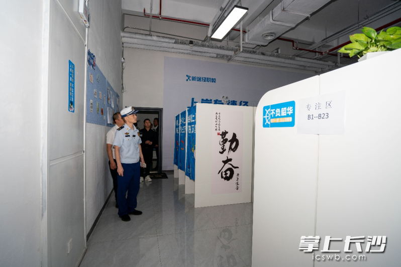 经开消防在进行检查。长沙晚报通讯员 张佳欣 摄