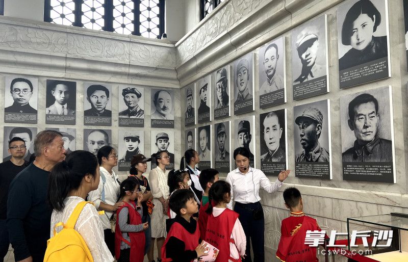 通过英烈叙事激励青少年传承革命精神。 均为长沙晚报全媒体记者贺文兵摄