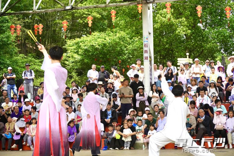 六大广场将推出轮番演艺。