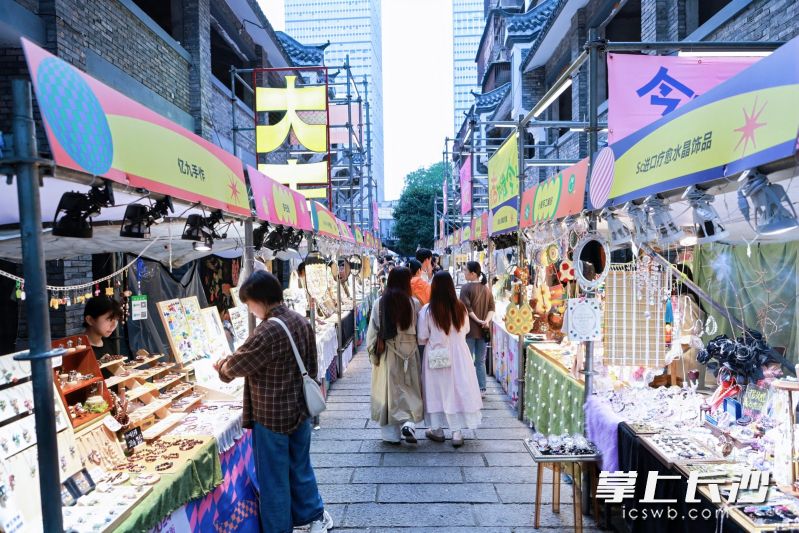 自2024年5月起，潮宗街区全面启动第二轮提质改造，如今已再度焕新。主办方供图