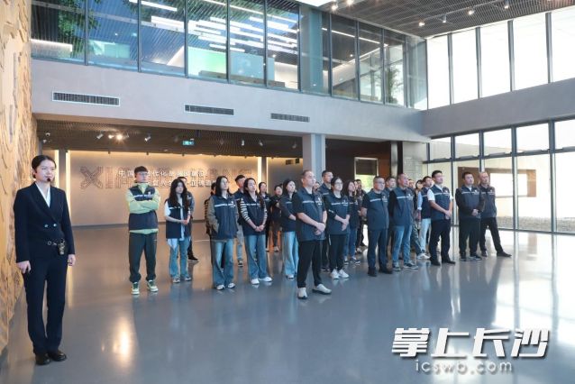 湘江新区应急管理局组织参观新区十年高质量发展成果展。 均为长沙晚报通讯员 向玲娅供图