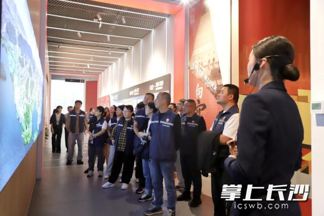 此次成果展以“殷殷嘱托，湘江作答”为核心主题。