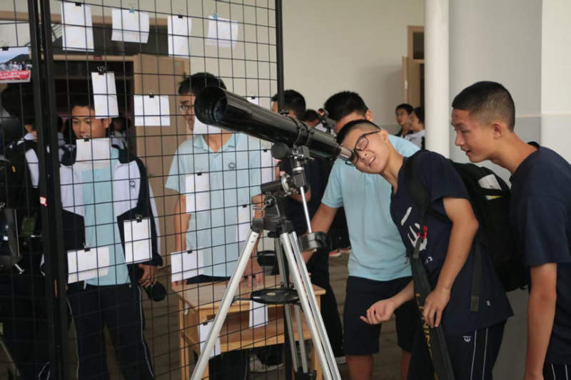 长沙市一中科学城校区天文社、长跑社、湘苑文学社、模拟联合国社、军事社等社团活动精彩纷呈。