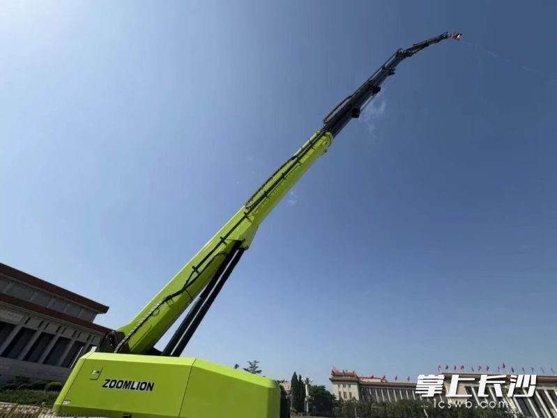 中联重科作为唯一受邀的高端装备制造企业，助力烈士纪念日央视直播项目。 通讯员供图