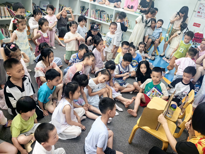 小读者参加活动