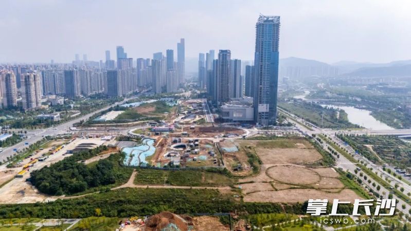 梅溪湖中轴线西段一期项目航拍图。 梅溪湖中轴线西段一期项目航拍图。