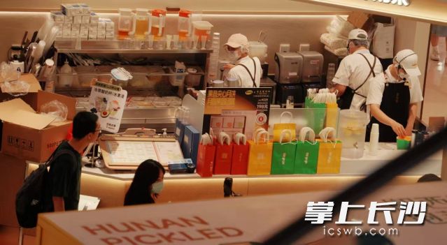 游客朋友可根据天气情况灵活调整游览计划。