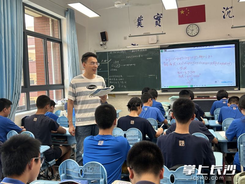 长郡外国语教育集团的“五位一体”识别模型，将思维品质、内驱力、学习力、格局视野与可持续热情纳入评估体系。