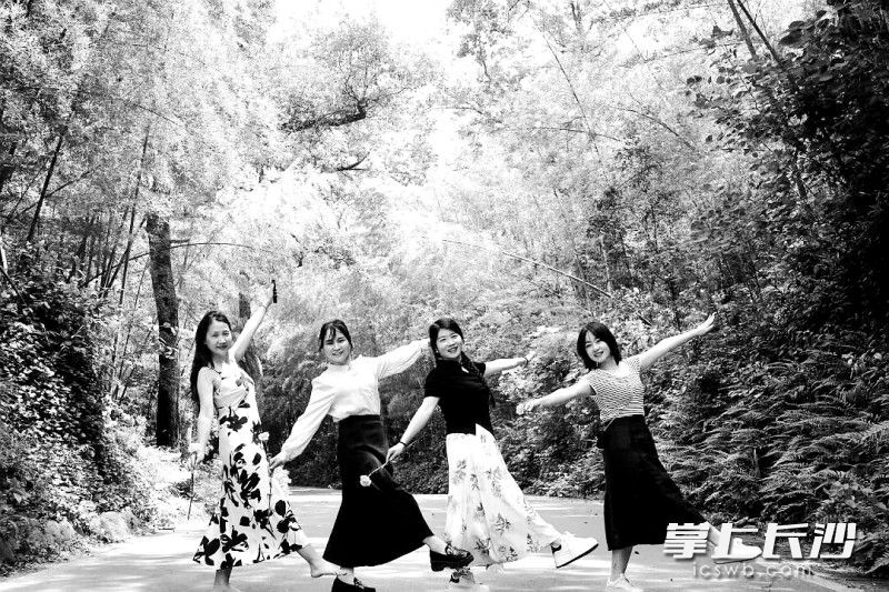 石燕湖景区向所有“老友”发出重逢邀约，邀你回来看看，开启一场跨越时光的温情相聚。均为景区供图