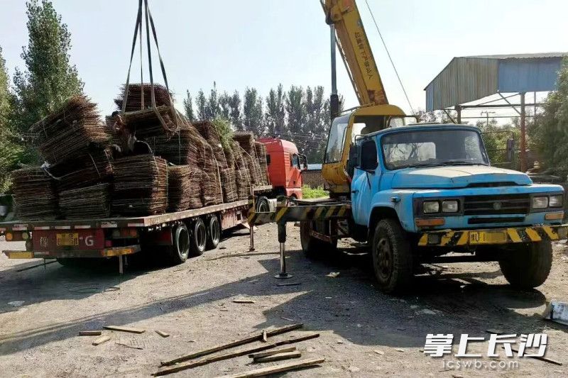 望城区人民法院跨省执行，24.65吨货物物归原主。法院供图