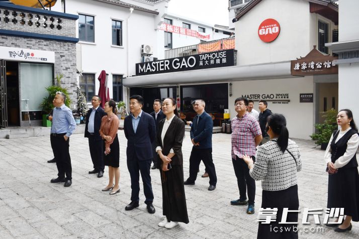 16日，市政协总工会界别委员对全市重点城市更新示范项目开展专题调研。 市政协社会法制和民族宗教委员会供图